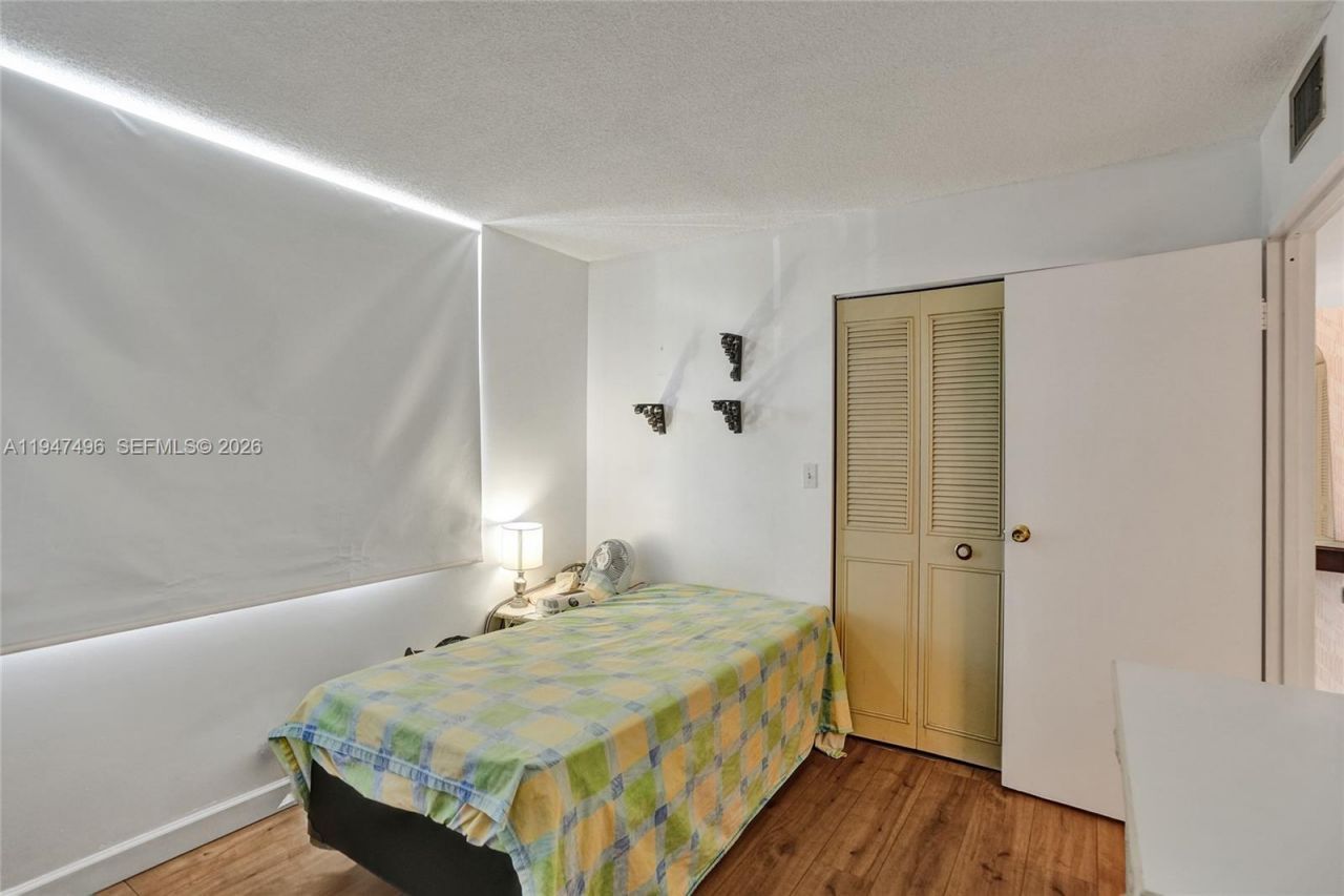 2900 NW 48th Ter, Unit 402, Lauderdale Lakes, FL 33313 Photo