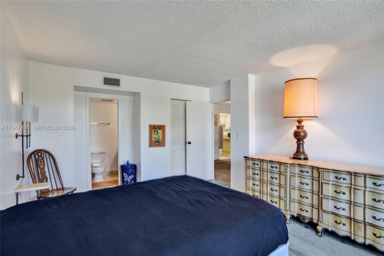 2900 NW 48th Ter, Unit 402, Lauderdale Lakes, FL 33313 Photo