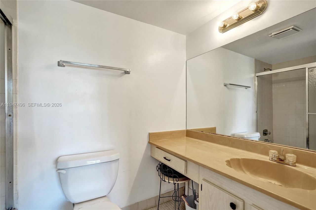 2900 NW 48th Ter, Unit 402, Lauderdale Lakes, FL 33313 Photo