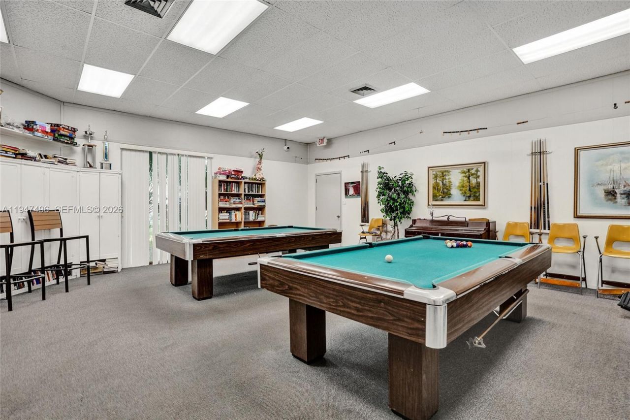 2900 NW 48th Ter, Unit 402, Lauderdale Lakes, FL 33313 Photo