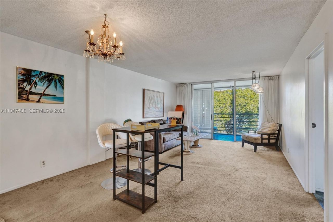 2900 NW 48th Ter, Unit 402, Lauderdale Lakes, FL 33313 Photo