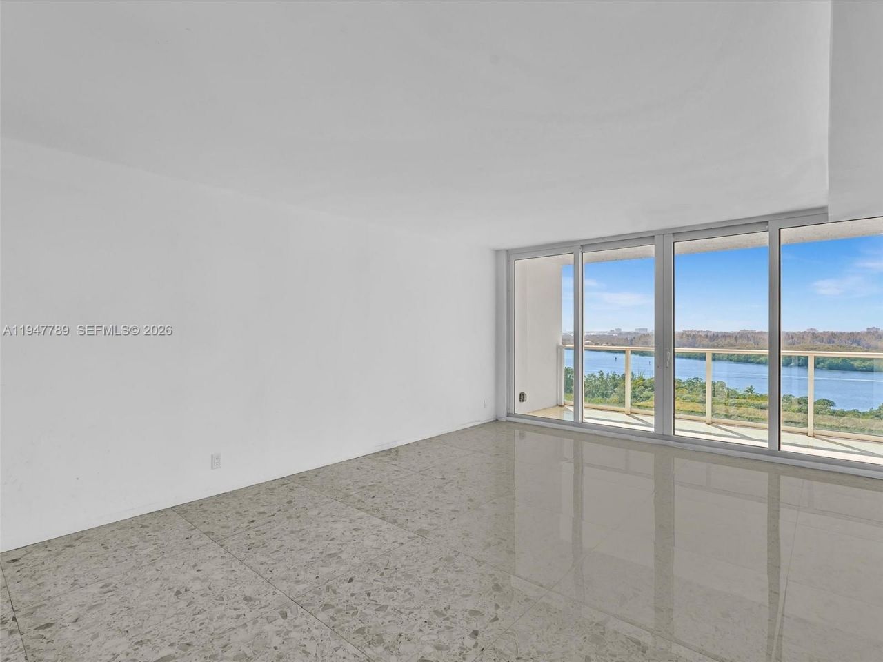 100 Bayview Dr , Unit 1220, Sunny Isles Beach, FL 33160 Photo