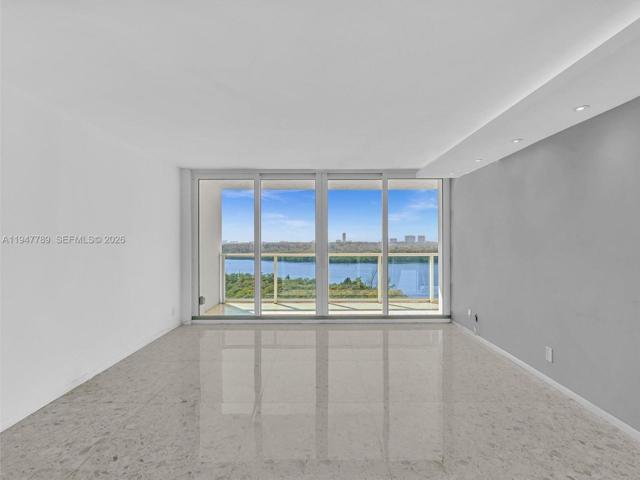 100 Bayview Dr , Unit 1220, Sunny Isles Beach, FL 33160 Photo