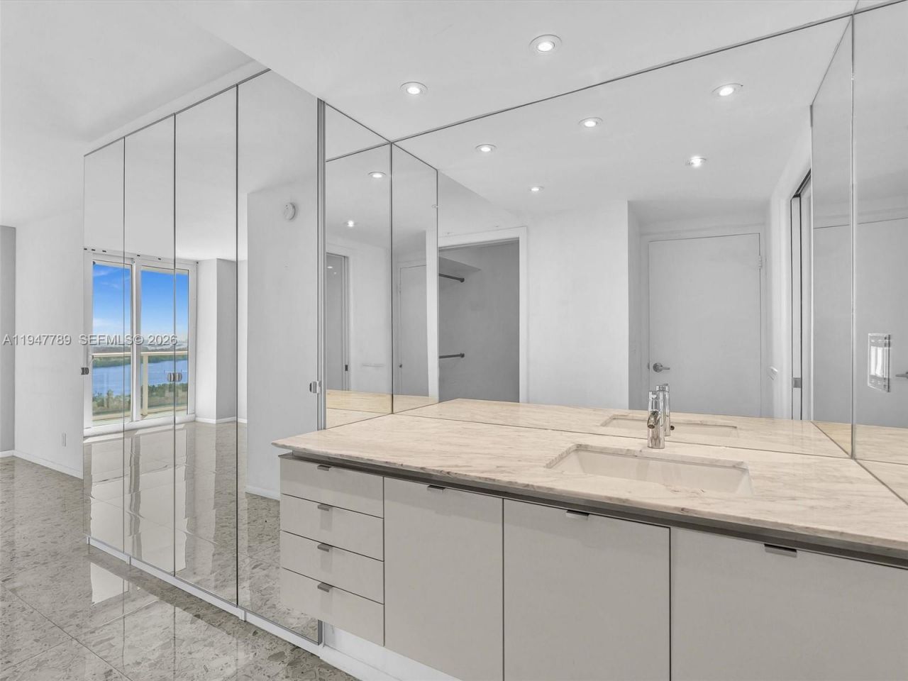 100 Bayview Dr , Unit 1220, Sunny Isles Beach, FL 33160 Photo