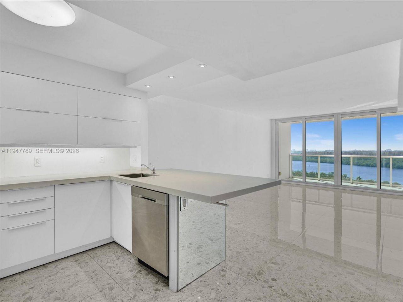 100 Bayview Dr , Unit 1220, Sunny Isles Beach, FL 33160 Photo