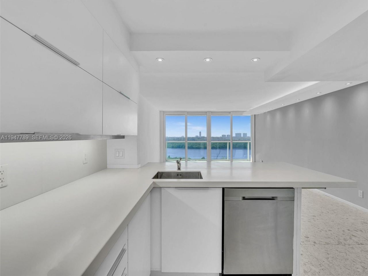 100 Bayview Dr , Unit 1220, Sunny Isles Beach, FL 33160 Photo