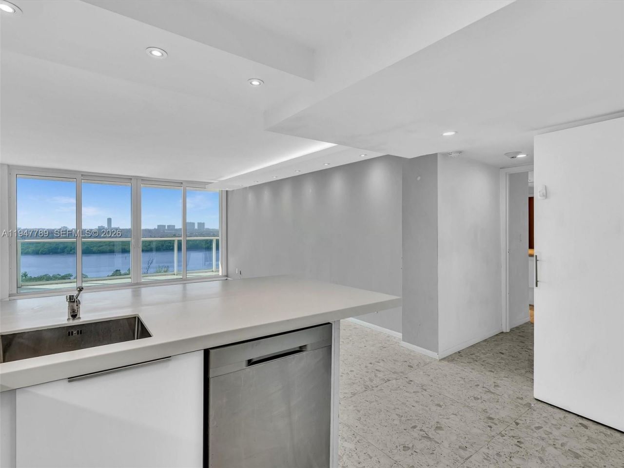 100 Bayview Dr , Unit 1220, Sunny Isles Beach, FL 33160 Photo