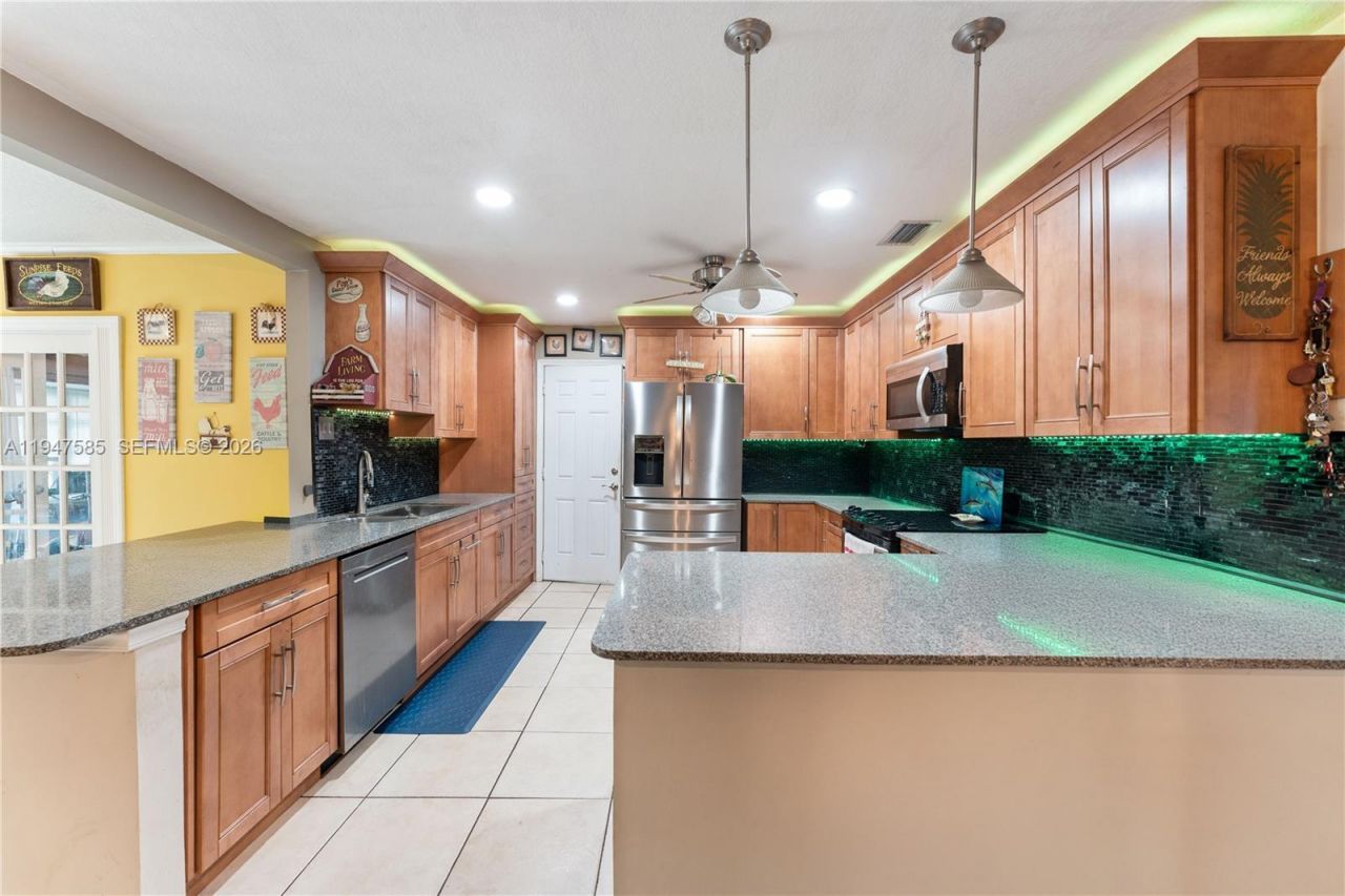 10100 SW 50th Ct, Cooper City, FL 33328 Photo