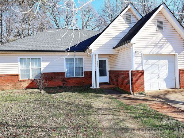 7333 Rosehall Drive, Charlotte, NC 28227