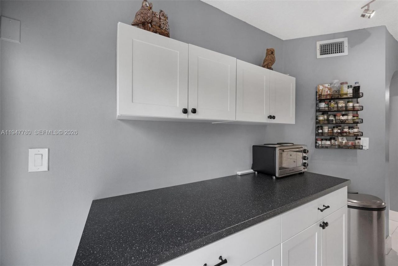 985 NE 33rd Ter, Unit 102, Homestead, FL 33033 Photo