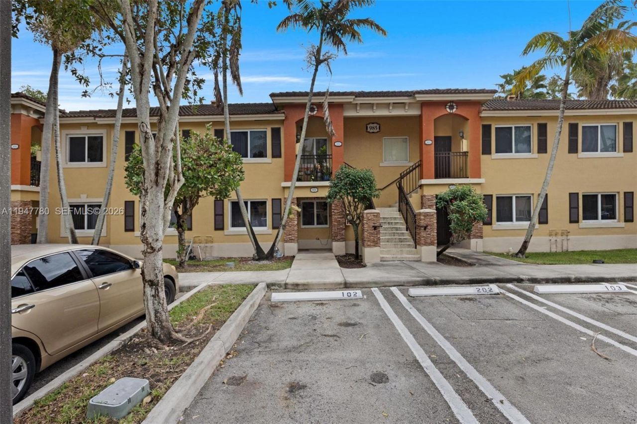 985 NE 33rd Ter, Unit 102, Homestead, FL 33033 Photo