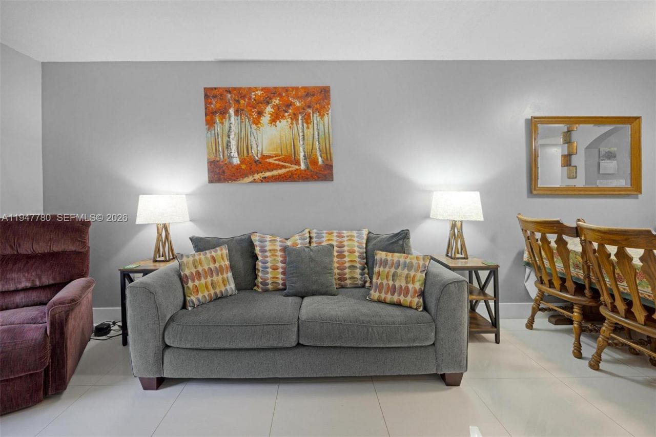 985 NE 33rd Ter, Unit 102, Homestead, FL 33033 Photo