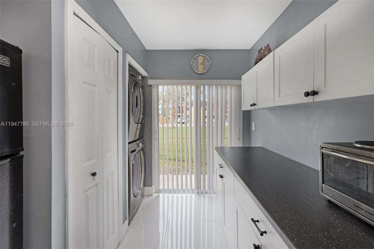 985 NE 33rd Ter, Unit 102, Homestead, FL 33033 Photo