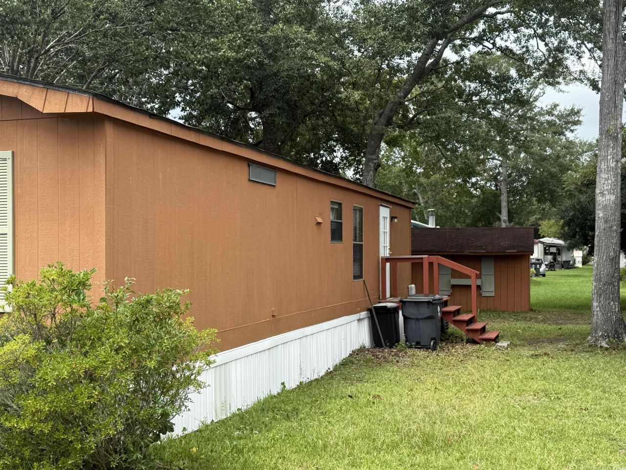 19 Poolside Dr.  Photo 4