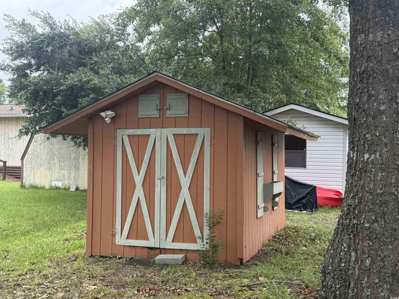 19 Poolside Dr.  Photo 5