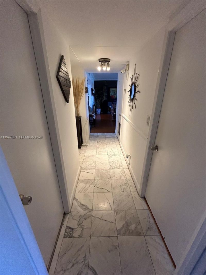 800 NE 195th St , Unit 409, Miami, FL 33179 Photo