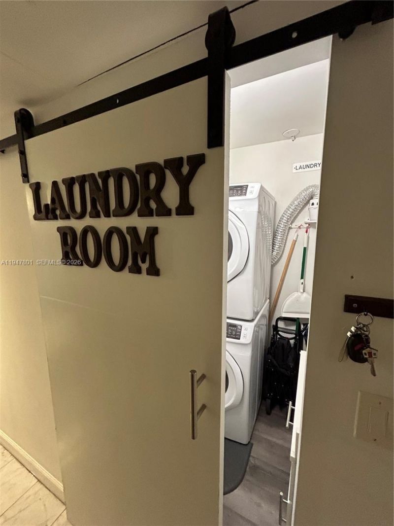 800 NE 195th St , Unit 409, Miami, FL 33179 Photo