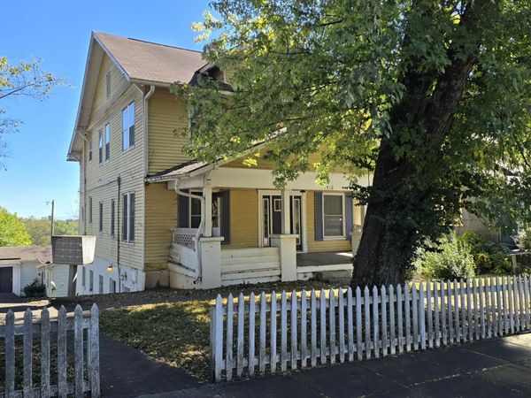 1412 Armstrong Ave, Knoxville, TN 37917