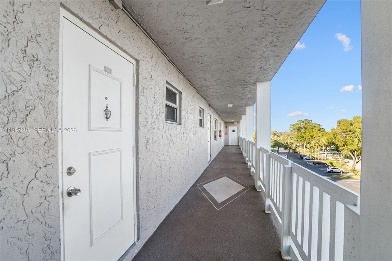 1100 NW 87th Ave, Unit 506, Coral Springs, FL 33071 Photo