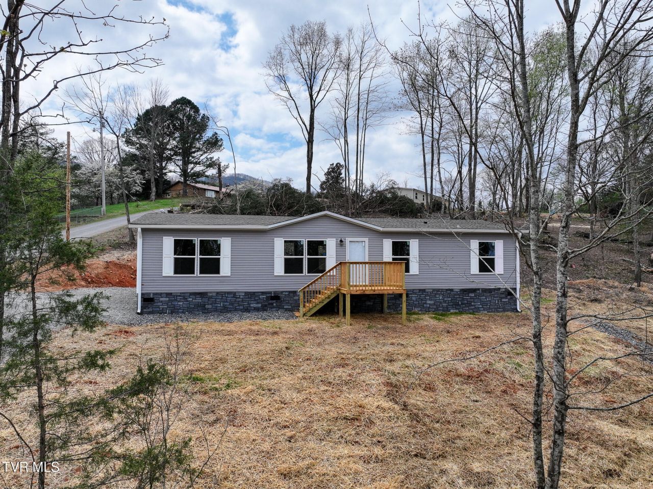 1512 Red Bud Dr, Newport, TN 37821 Main Photo