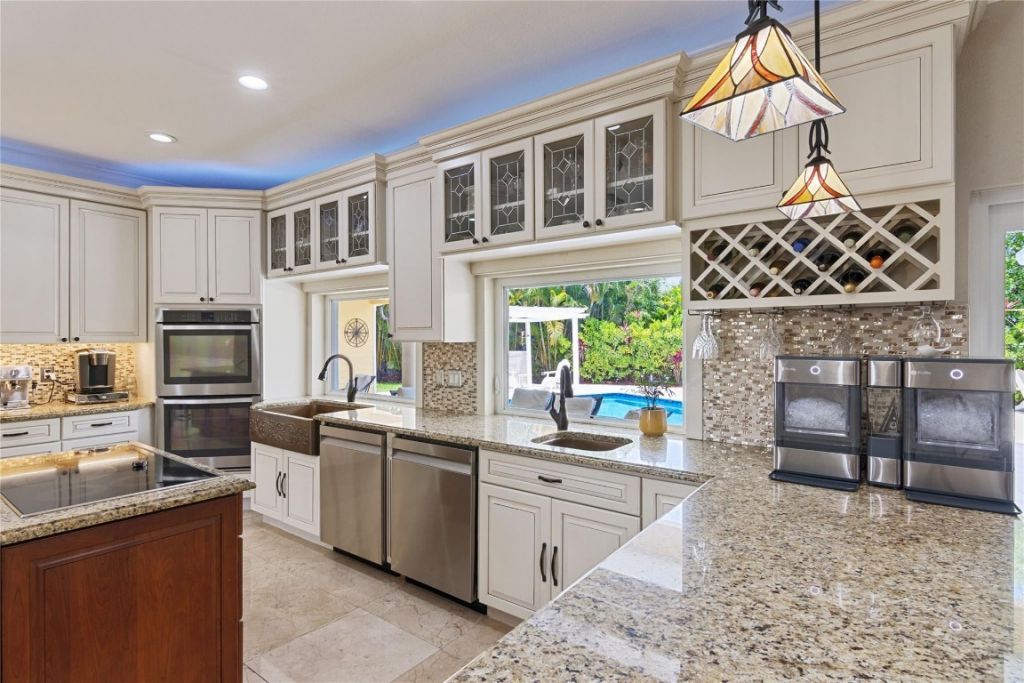 16686 Golfview Drive, Weston, FL 33326 Photo