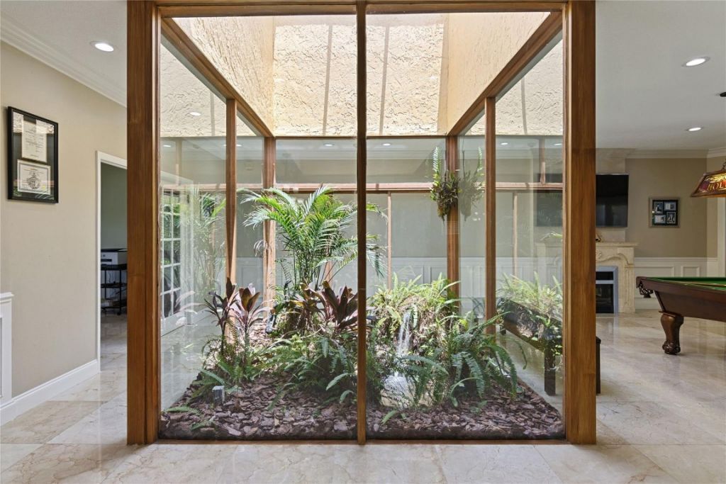 16686 Golfview Drive, Weston, FL 33326 Photo