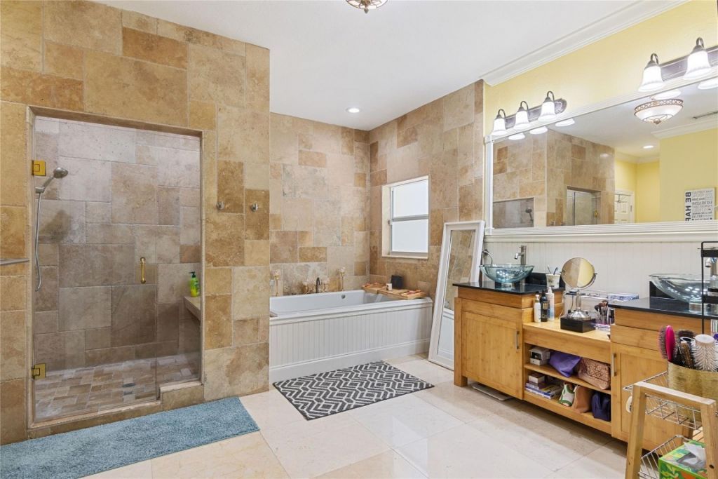 16686 Golfview Drive, Weston, FL 33326 Photo