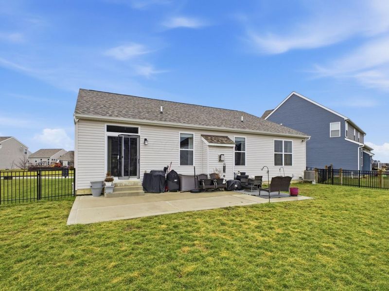 161 Rosewood Loop SE, Commercial Point, OH 43116 Photo 4