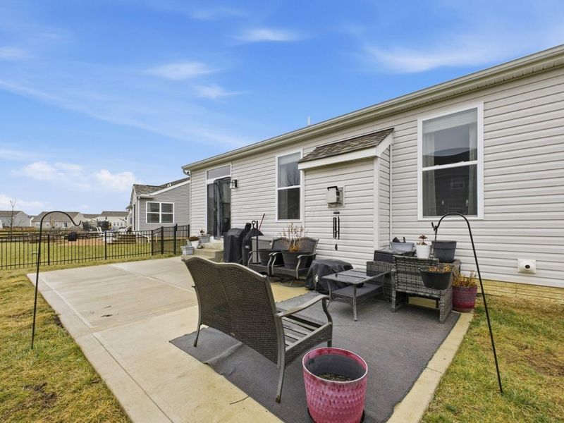 161 Rosewood Loop SE, Commercial Point, OH 43116 Photo 5