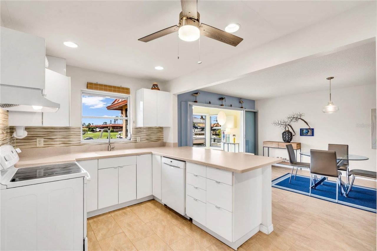 3866 Catalina Drive, Bradenton, FL 34210 Photo