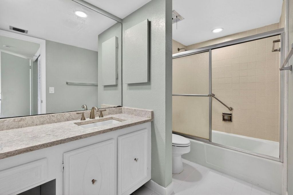 1500 Presidential Way, Unit 805, West Palm Beach, FL 33401 Photo