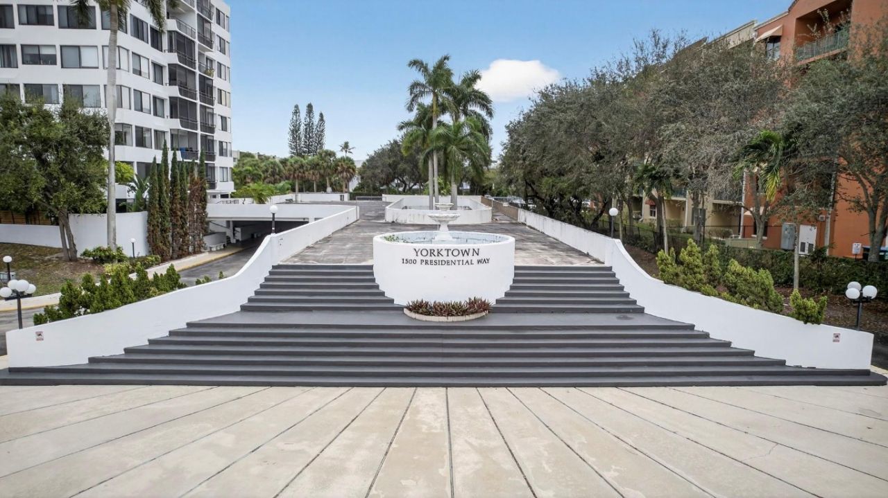 1500 Presidential Way, Unit 805, West Palm Beach, FL 33401 Photo