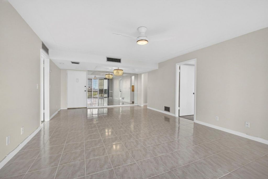 1500 Presidential Way, Unit 805, West Palm Beach, FL 33401 Photo