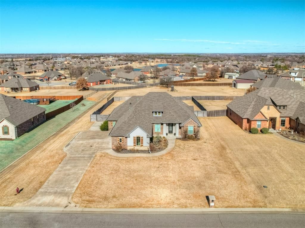 16277 Silver Spring Drive, Choctaw, OK 73020 Main Photo