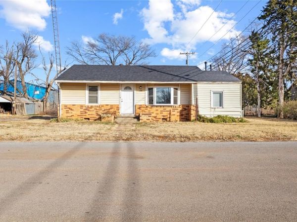 114 W B Street, Okeene, OK 73763