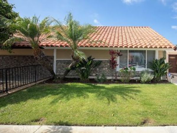 1903 Alsuna, Huntington Beach, CA 92648