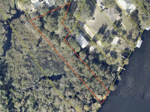 2 Creekview Avenue, Freeport, FL 32439