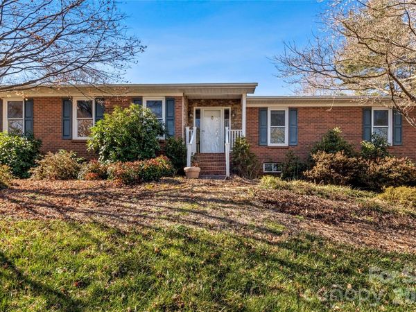 3606 Squirewood Drive, Clemmons, NC 27012