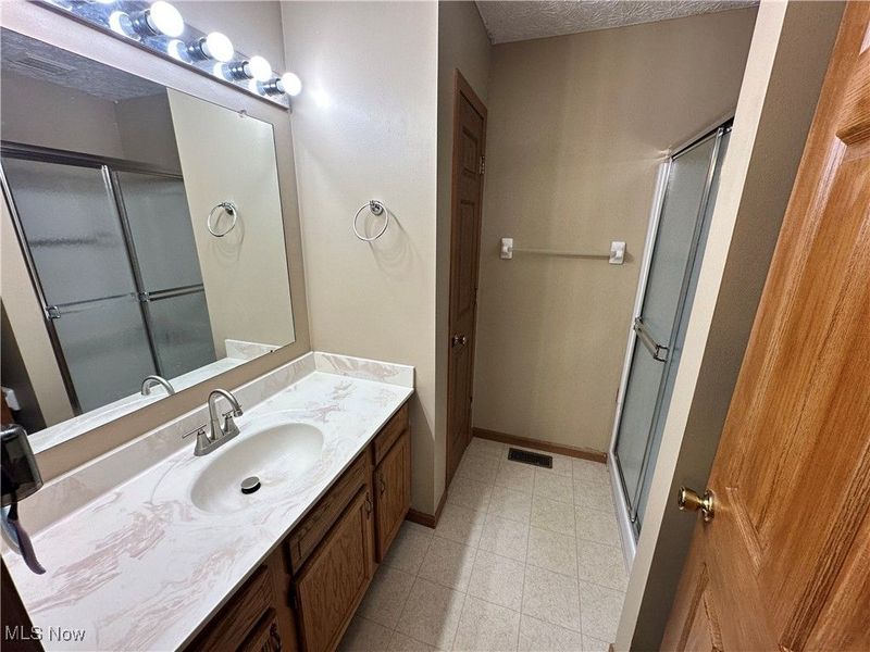 1088 Amherst Boulevard, London, OH 43140 Photo 24