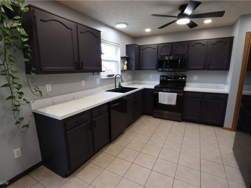 1088 Amherst Boulevard, London, OH 43140 Photo 4