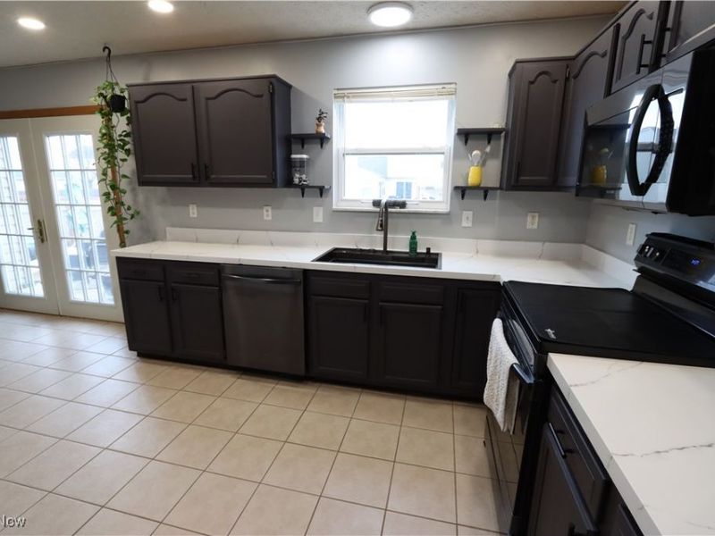 1088 Amherst Boulevard, London, OH 43140 Photo 9