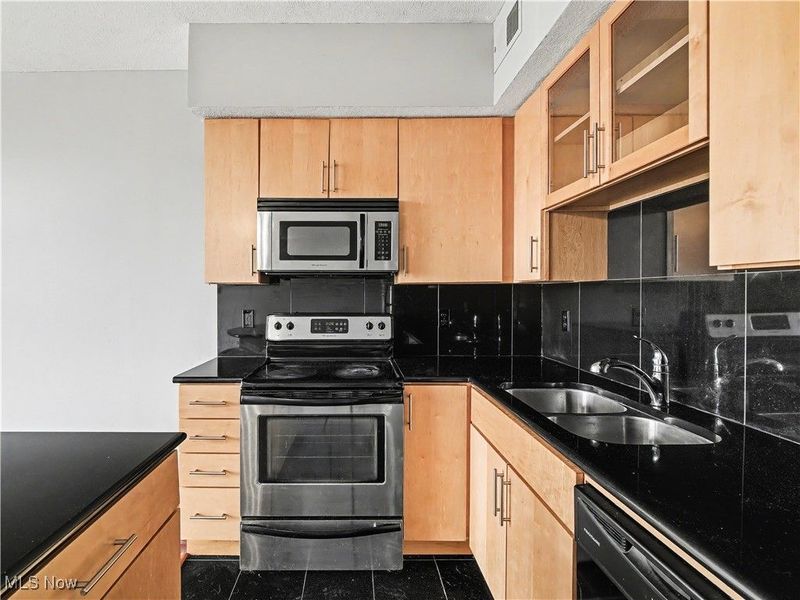 1237 Washington Avenue, Unit 410, Cleveland, OH 44113 Photo 18