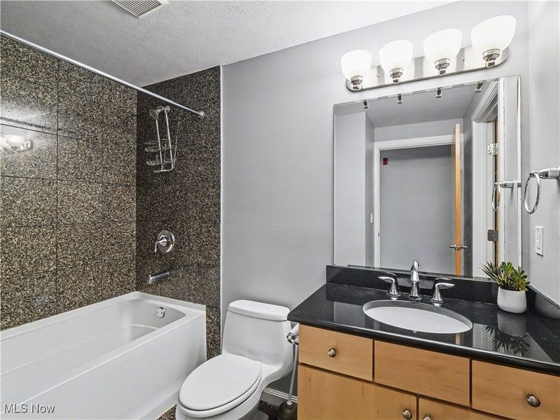 1237 Washington Avenue, Unit 410, Cleveland, OH 44113 Photo 25