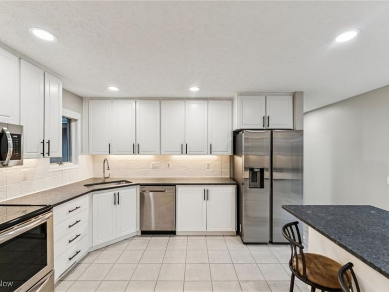 32693 Bridgestone Drive, North Ridgeville, OH 44039 Photo 12