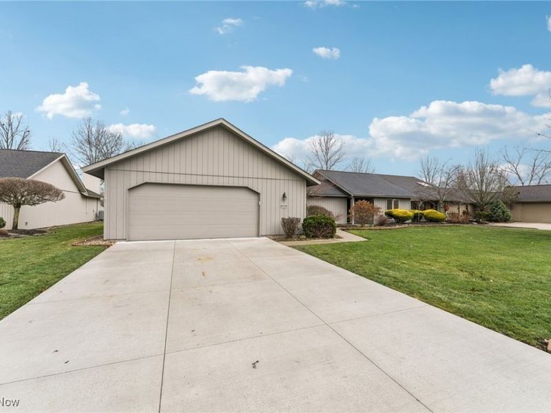 32693 Bridgestone Drive, North Ridgeville, OH 44039 Photo 2