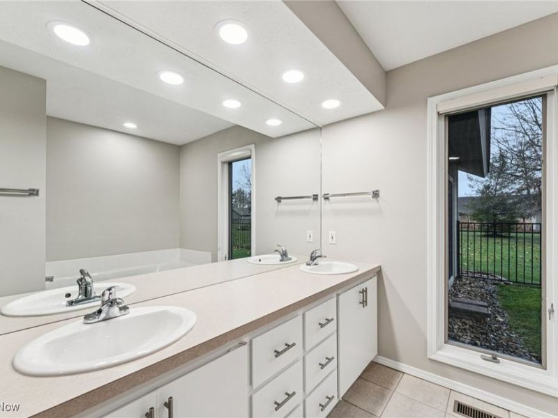 32693 Bridgestone Drive, North Ridgeville, OH 44039 Photo 25