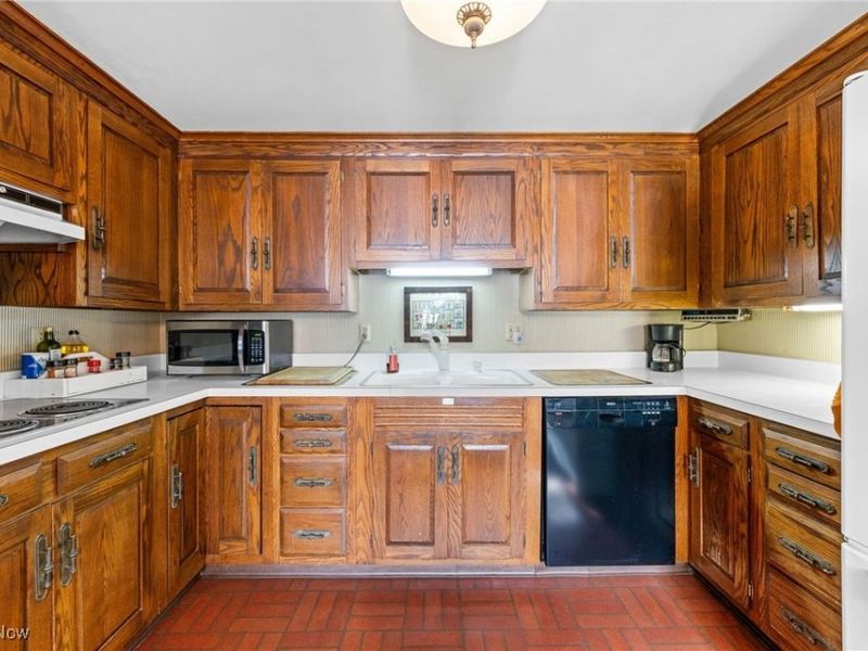 123 S Chillicothe Road, Aurora, OH 44202 Photo 11