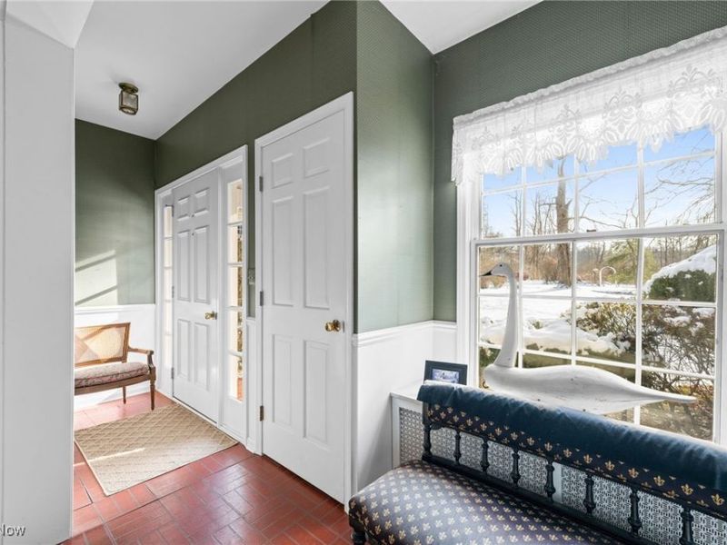 123 S Chillicothe Road, Aurora, OH 44202 Photo 2