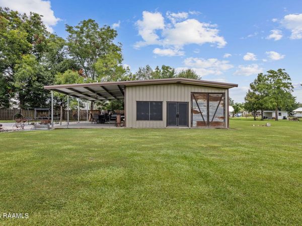 1054 Preston Broussard Road , Arnaudville, LA 70512