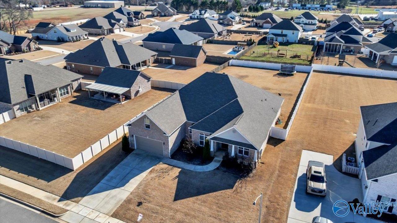 106 Shields Lake Drive, Huntsville, AL 35811 Main Photo